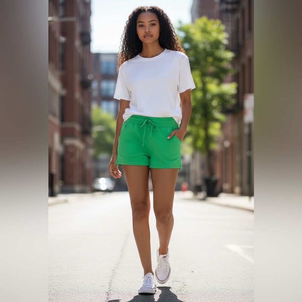YOGA Green Yoga Shorts Drawstring Stretch Pockets Small‎ NWT